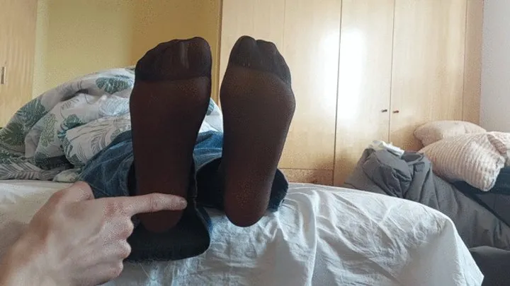 The Sweet Feet - Amateur Black Nylon Socks Tickling