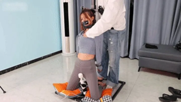Chinese Bondage Foot Fetish - xy238-The yoga teacher was tied up on the iron pillar and her legs were vibrated to orgasm