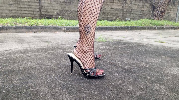 Goddess Foot Fetish - With high heels and fishnet stockings modeling pronounced bows (3)