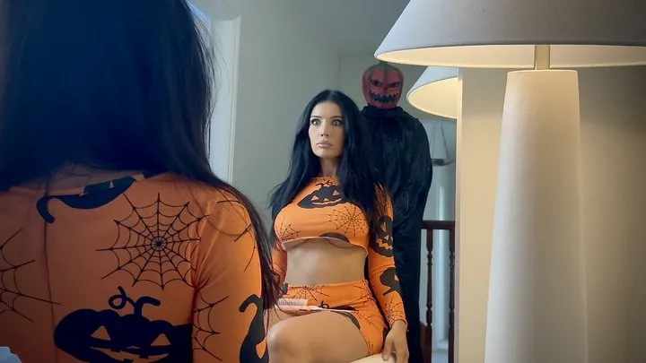 Tatti Roana Bondage - Pumpkin Head's Trick Or Treat For Tatti! 4K