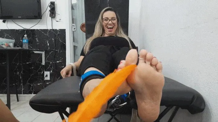 Tropical Foot Fetish Videos - Cristal in Glaucia's soles tickle attack