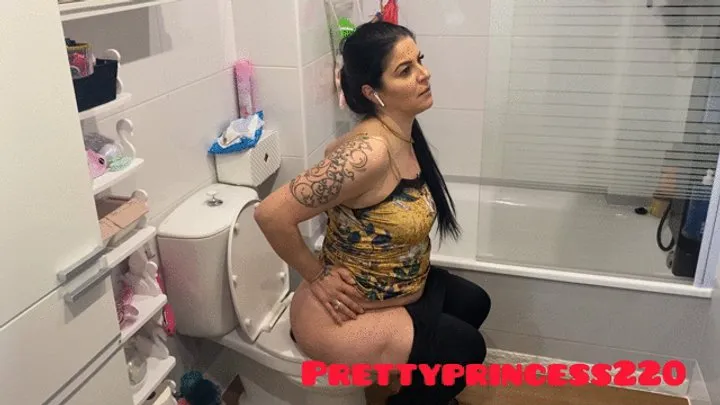 Prettyprincess - Video call with my fans and farts in the toilet