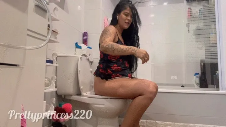 Prettyprincess - Farting a lot in toilet