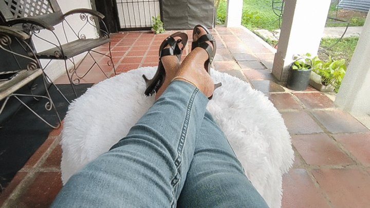 Goddess Foot Fetish - Pronounced arches and wrinkled soles (1)