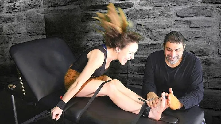 Tickle Frenchtickling  Store - THE ART OF TICKLING WITH MIA - HD WMV