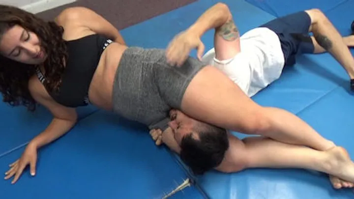 Grappling Girls In Action - GGCurvy183