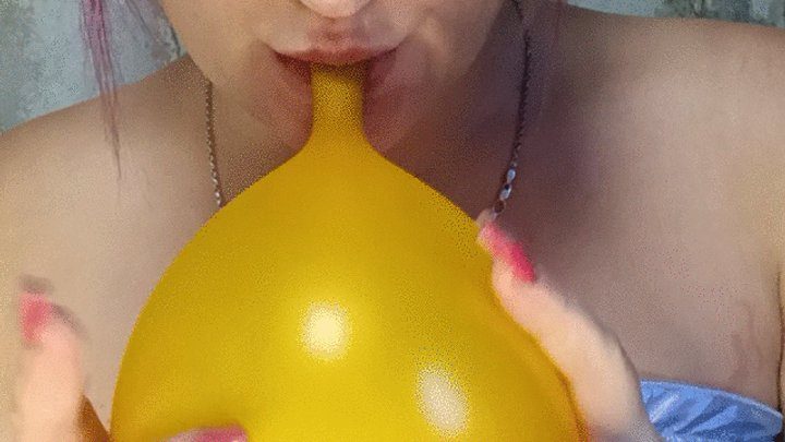 Queenofballoonss - feet in oil poping balloons