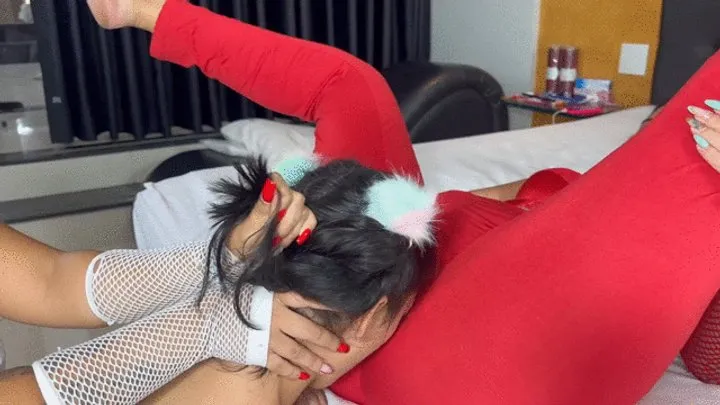 Goddess Scarlet White - TWO GODDESSES FART ON THE NEW GIRL SLAVE part 2 By NICOLLY, BRUNA PAZ AND BARBARA CAM By ALINE FULL HD