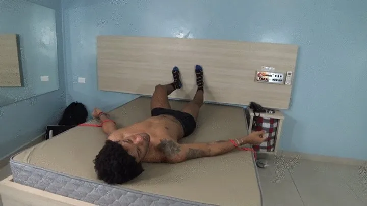 Gf Dominator - SUFFER UNDER MY ASS SMELLING THE FARTS AND SMELLING MY BURP - BY ALFONSO FAROPHA - FULL VERSION IN FULL HD