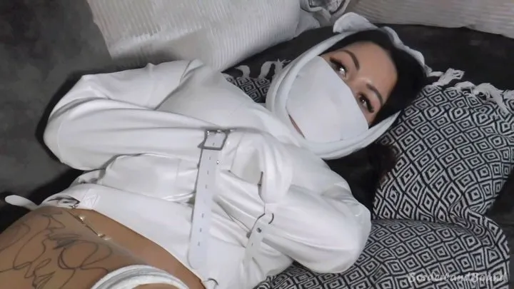 Borderland Bound - Roxxy in: Oh GOSH!! Mr Herbert Has Escaped from His Room & Buxom Duty Supervisor Hottie Miss Clark Has Been Stolen!! (Bonus Cut)