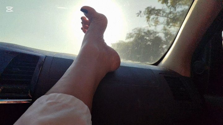 Goddess Foot Fetish - Steep arches inside the carriage (1)