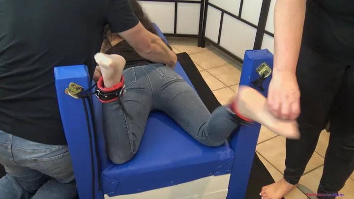 Ticklishintentions - Anna - Soles-up on the Bench (FHD)