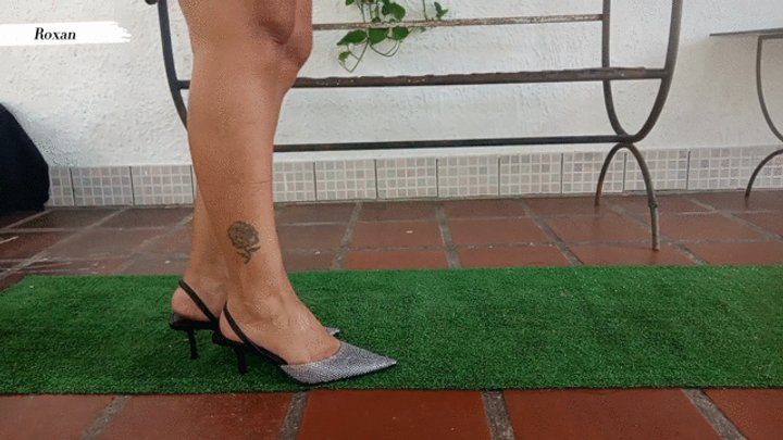 Goddess Foot Fetish - Pronounced bows modeled on stiletto heels (3)
