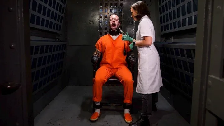 Elise Graves Bondage Liberation - Prison Dentist - Heavy and Elise Graves - Solitary confinement prisoner receives an unpleasant visit from the sadistic prison dentist