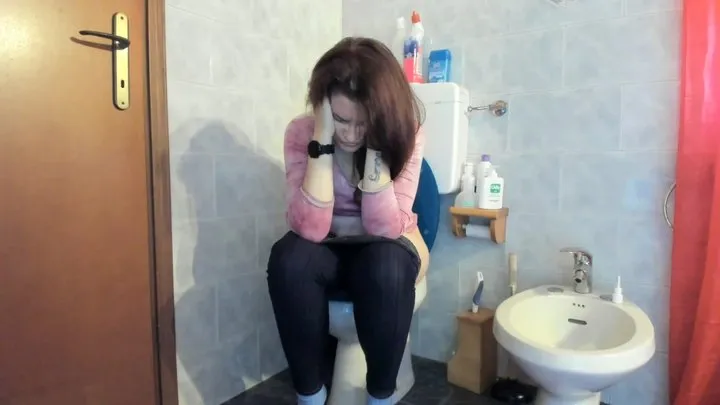 Nicoletta Embassi - Uncomfortable Moment 1080HD