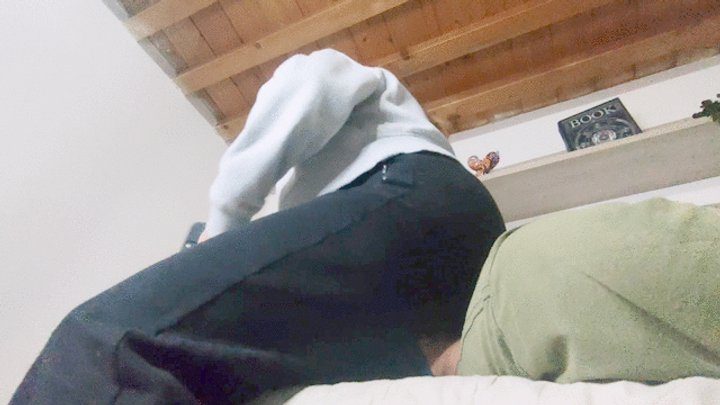Deaveronica - Ignored under my ass