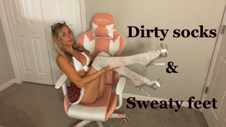 Goddesskates - Dirty Socks and Smelly Feet