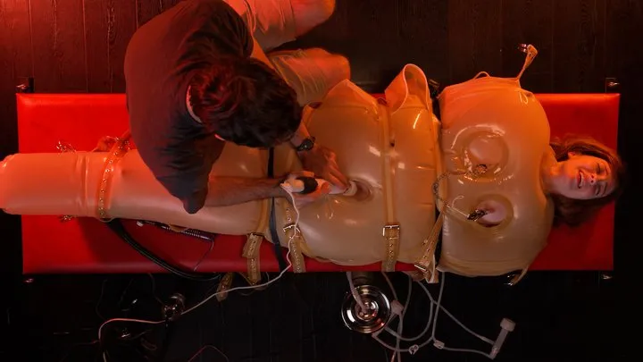 Cinematickink - Wendy Wonder in inflatable latex sack