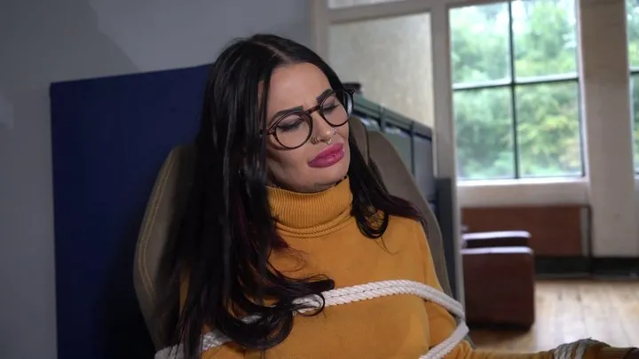 Altgirlsbound - 4203 Liv in Office Capture Caper