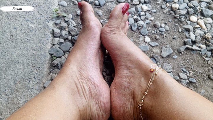 Goddess Foot Fetish - Pronounced arches, wrinkled soles, wrinkled toes, beautiful feet (3)