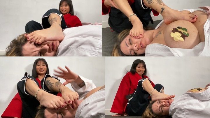 Foot Mode Girl Fights - Little Karate Feet 1