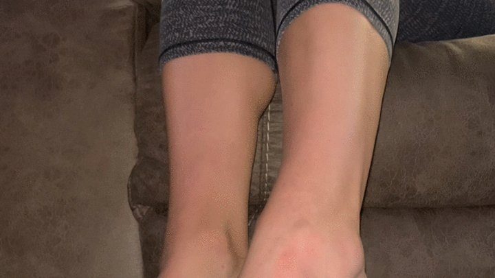 Ivys Feet - Flip Flop Findom JOI - Ivys Oily Feet