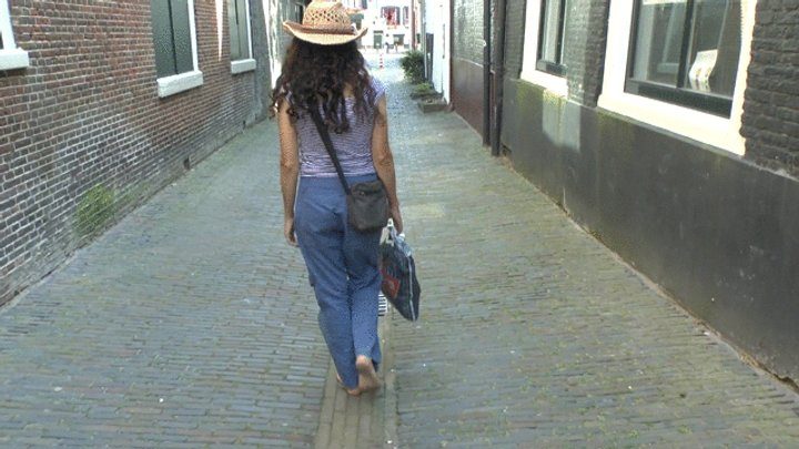 Barefootcityexperience - Lolly barefoot stroll through Haarlem