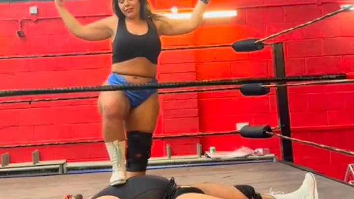 Power Girls Pro Wrestling - Ball busting mixed wrestling match