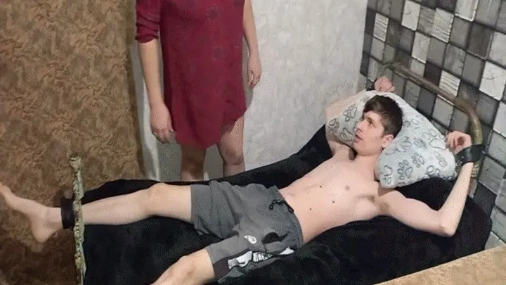 Appetizing Crumpet - Chained to the bed for tickling MP4