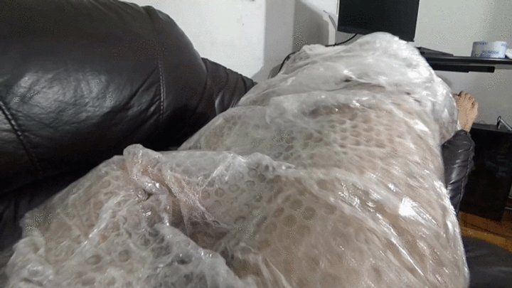 Ms Fetish Studio - TRIPLE INTERRACIAL FACESITTING WITH A LOT OF FACE SITTING ON THE IDIOT SLAVE PART 1 BY THAMMY BBW, MALEVOLA, NATASHA AND DANIEL SANTIAGO CAM BY ALINE FULL HD