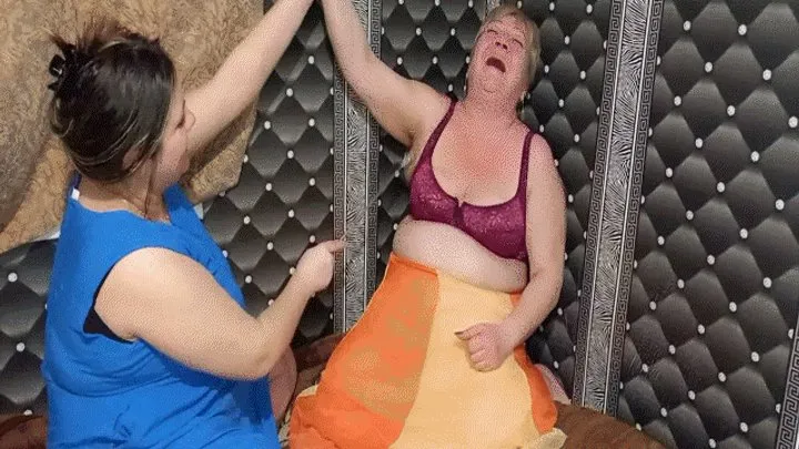 Appetizing Crumpet - Tickling instead of scratching the back MP4