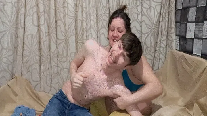Appetizing Crumpet - Tickle Battle MP4