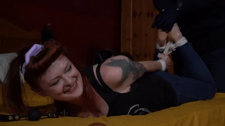 Altgirlsbound - 4264 Evilinda in Foot Tickling