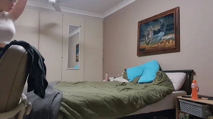 The Fart World - Freya Candid Farts While In Her Room!