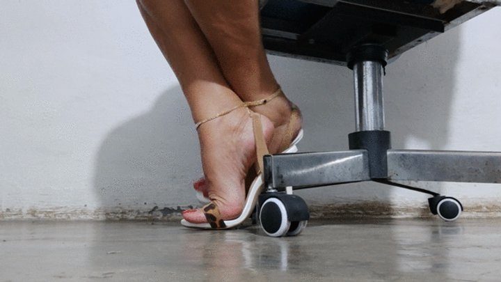 Goddess Foot Fetish - Angelin's delightfully pronounced bows in high heels (1)