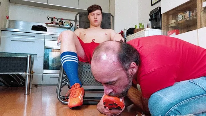 Male Foot Video - Twink Baron Receives Foot- & Upper Body Tickling, Nipple Play & Passionate Foot Worship