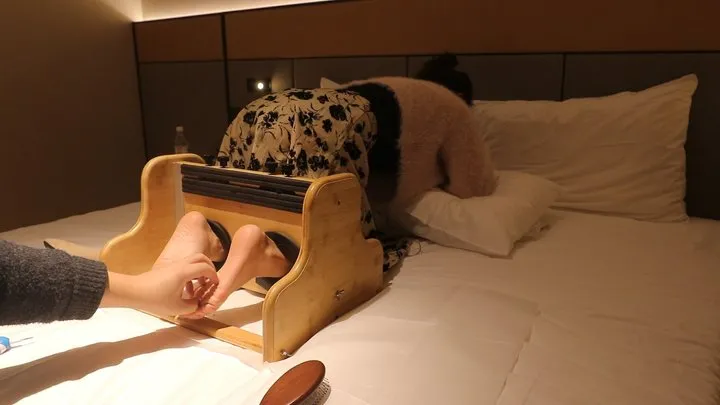 Cgbf - Asian college girl's feet are small and tickled