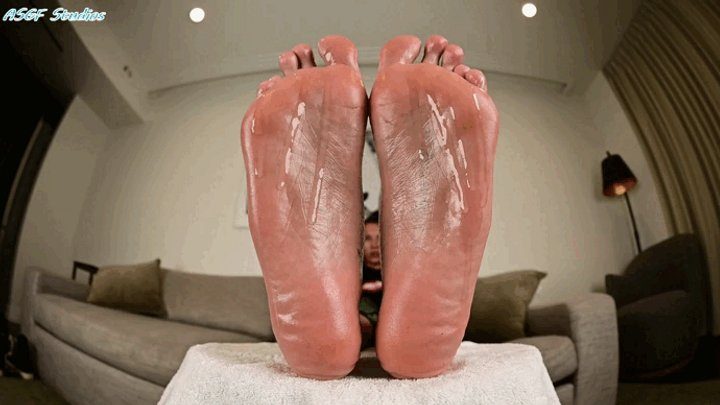 Amateur Soles Giantess And Footjobs - Bi racial girls BIG 11 soles!! oil'd UP! - MP4