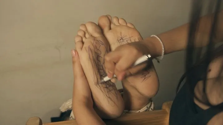 Lola Mistress - Feet under control (HD MP4)