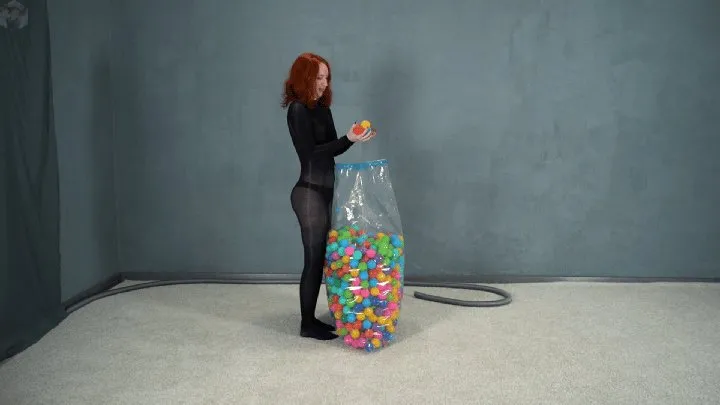 Vacuum Dreams - Sonia and the experiment with colored balls part 1