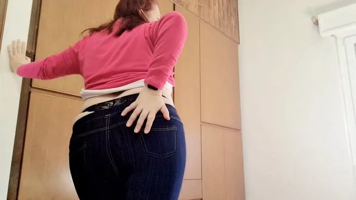 Nicoletta Embassi - The Hilarious Aftermath of Overeating My Favorite Foods While Suffering the Consequences in My Fitting Jeans 4K