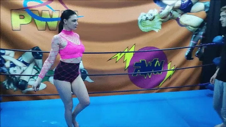 The Wrestling Amazons - 40 y o fem wrestler vs 20 y o guy (shorter version)