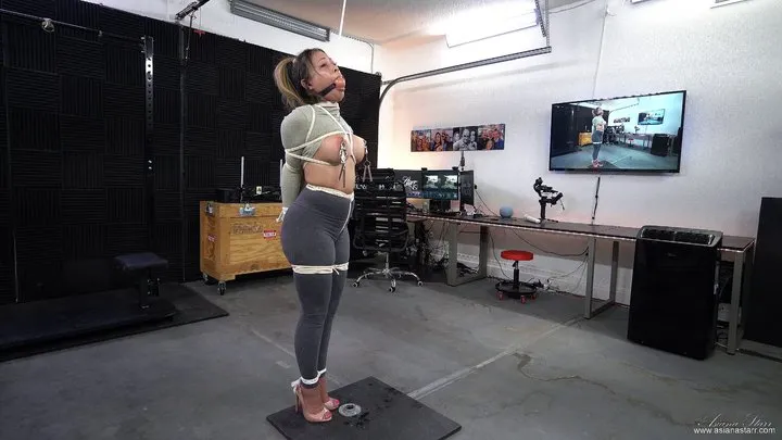 Asiana Starr Bondage - Cameltoe