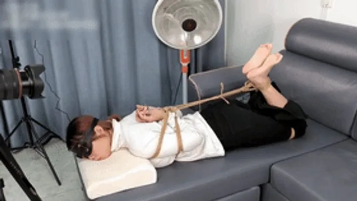 Chinese Bondage Foot Fetish - xy277-A girl who came to travel experienced being tied up by ropes