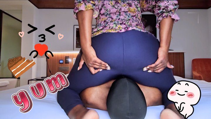 Mistress Ava Black - All that azz makes it hard to breathe