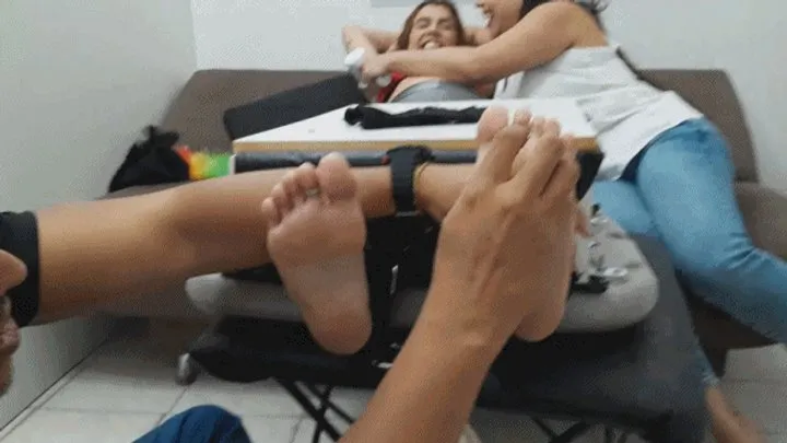 Tropical Foot Fetish Videos - Little Fox in triple tickling all body attack