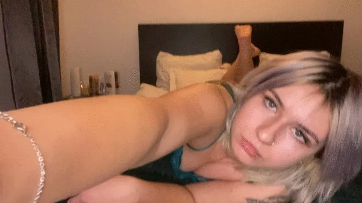 Nipsandstrips - Face expressions while farting loud