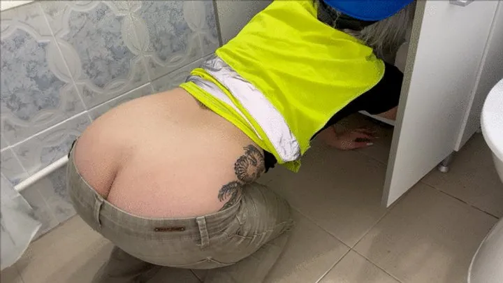 Nipsandstrips - Plumber's butt crack&farts make you hard'
