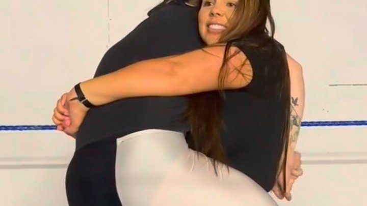 Mixed Wrestling Uk - BBW Giantess crushes skinny male