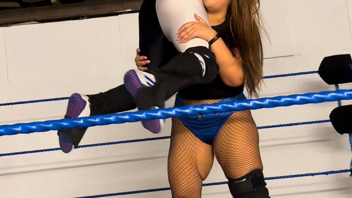 Mixed Wrestling Uk - Lift and carry, suplexs and slams